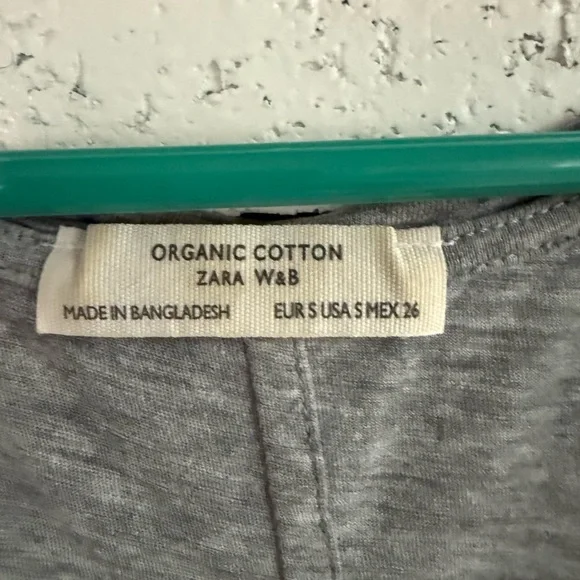 ZARA Grey Cropped Tee in Size Small - Picture 3 of 3